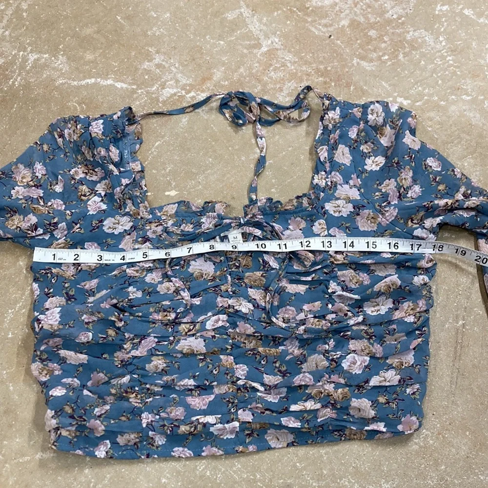 She + Sky size M Floral Blue Pink Crop Top Long Sheer Sleeve Smocked - Picture 6 of 8